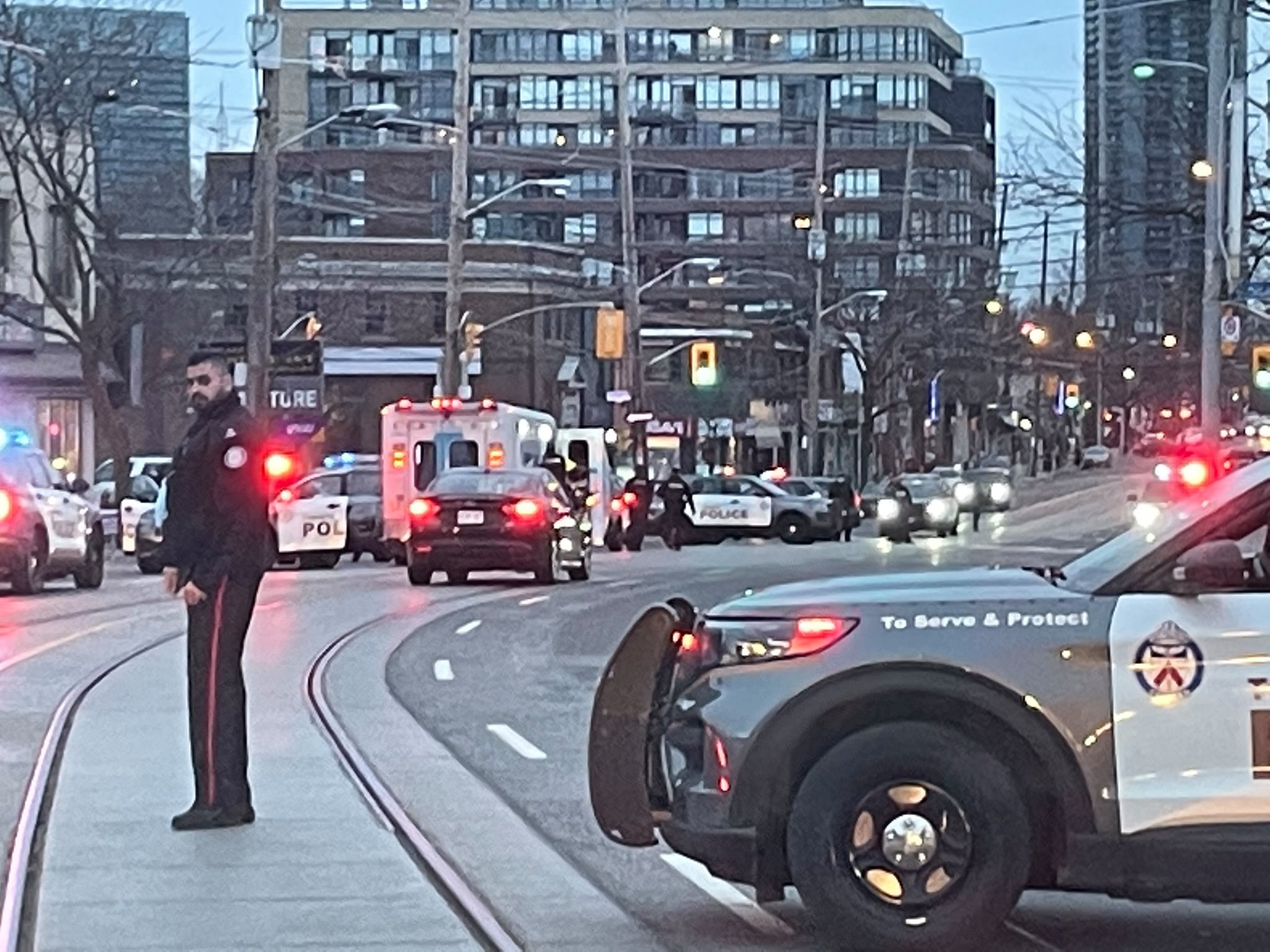 Two teens charged with four bank robberies, one left police officers hurt