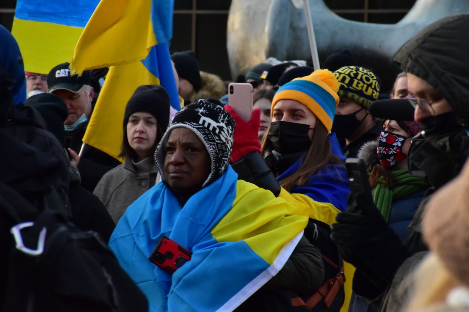 Signs of support for Ukraine popping up in the community